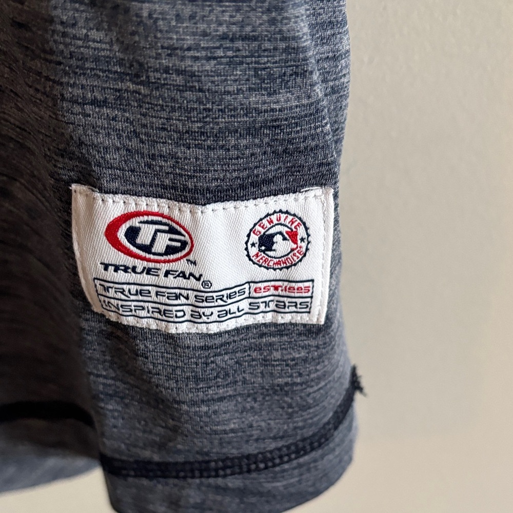 Minnesota Twins Gray Tee with Red Raglan Sleeves - Picture 2 of 4